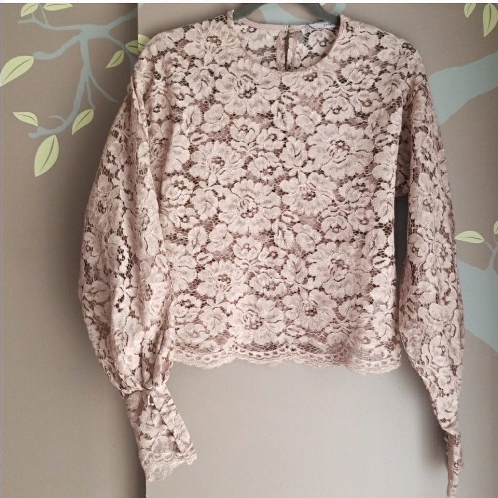 Zara Women’s Puff Long Sleeve Lace Cropped Top